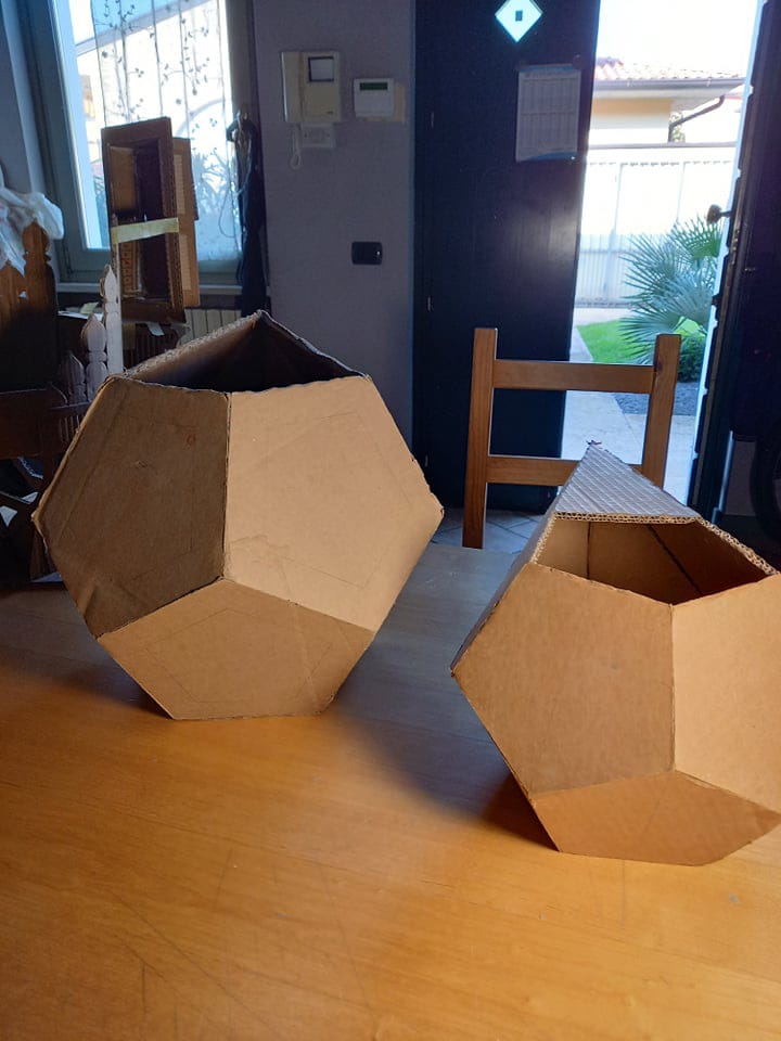 Prix (CHF): 150
Parterre de fleurs écologique en carton